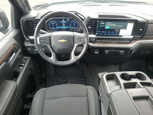 Used 2022 Chevrolet Silverado 1500 LT image 12