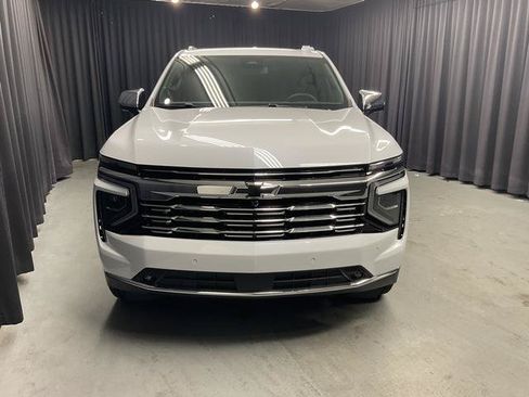 New 2026 Chevrolet Suburban Premier w/ Sun And Tow Package AWD/4WD image 9
