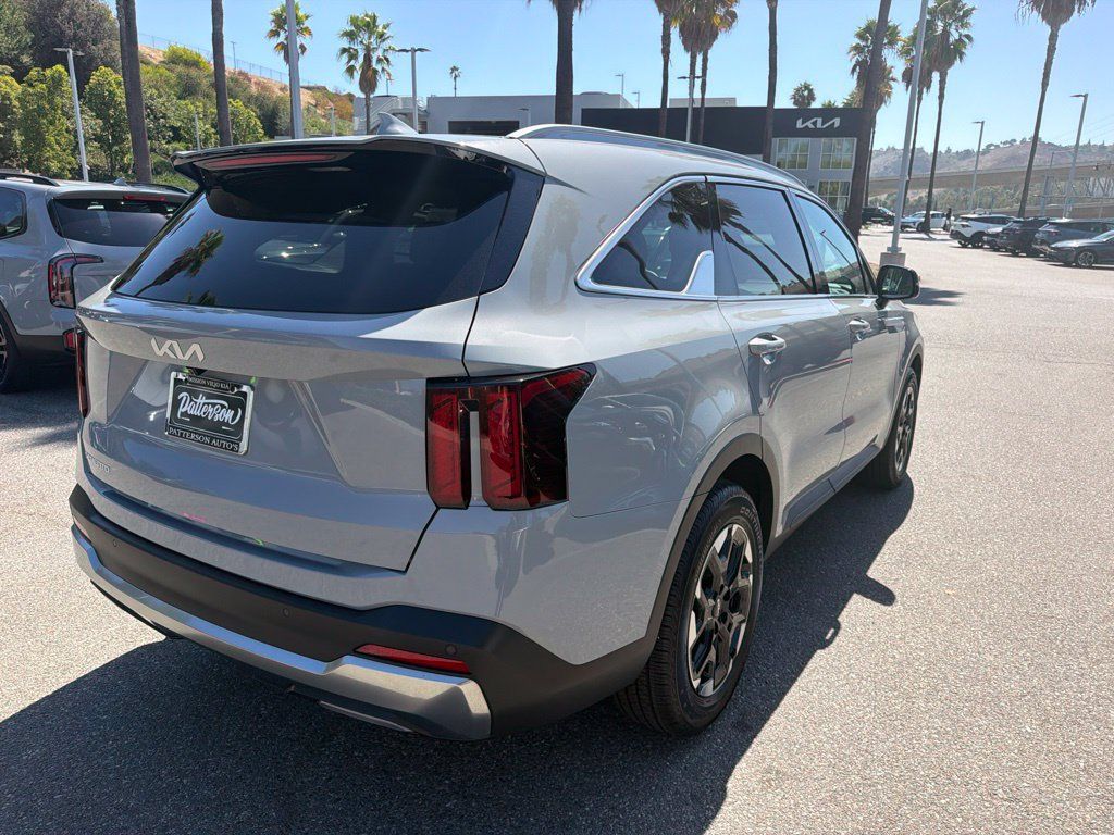 Certified 2026 Kia Sorento S w/ S Panoramic Sunroof Package FWD image 8
