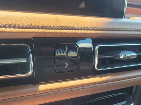 Certified 2022 Lincoln Aviator Reserve RWD image 27