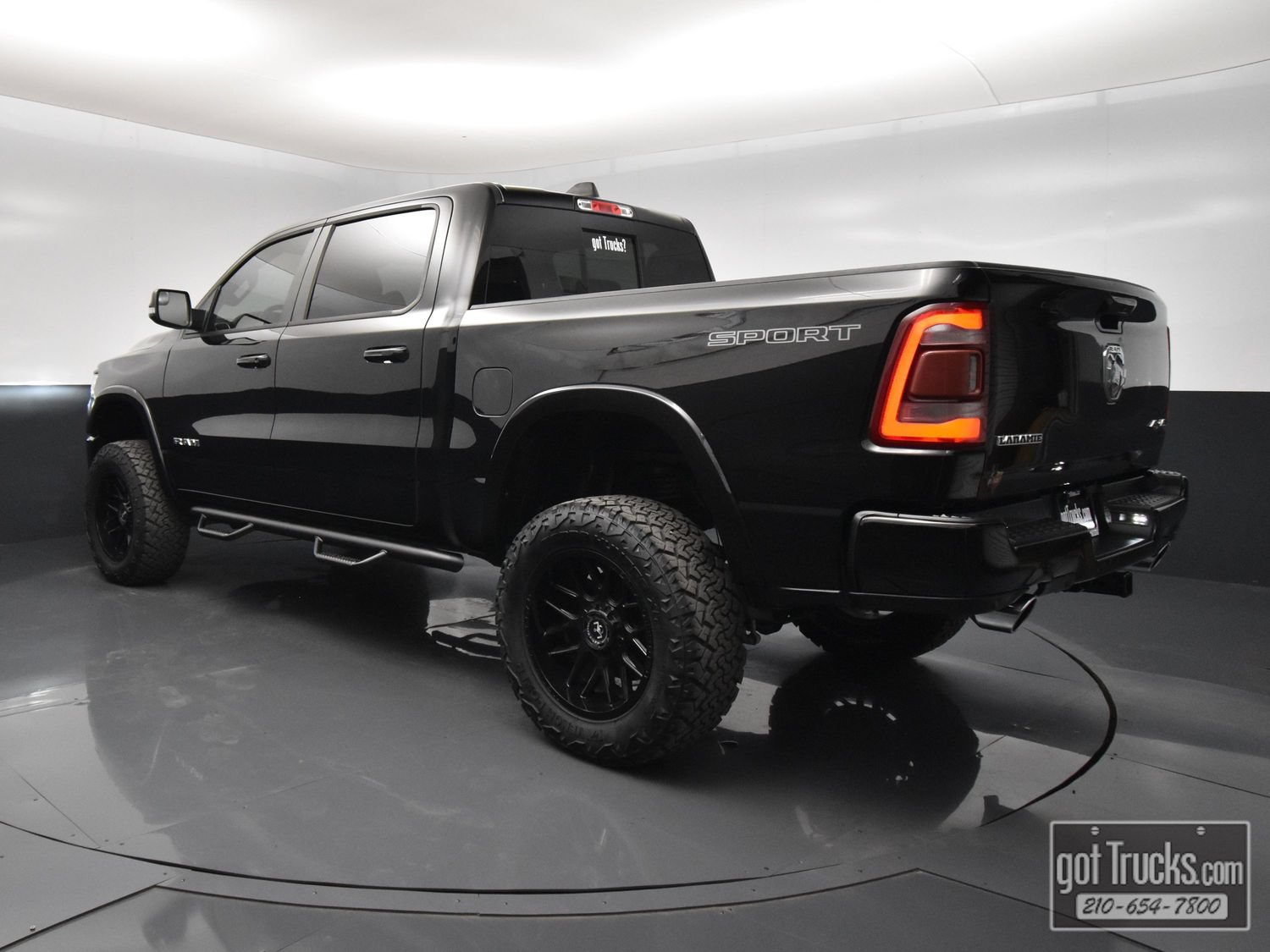 Used 2020 RAM 1500 Laramie w/ Sport Appearance Package AWD/4WD image 5