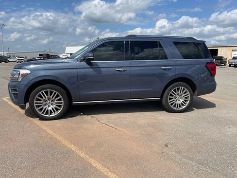Used 2022 Ford Expedition Limited AWD/4WD image 5