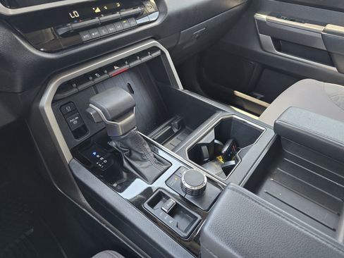 Used 2022 Toyota Tundra SR5 AWD/4WD image 19