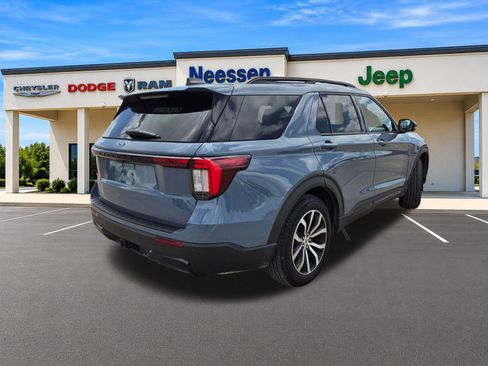 Used 2025 Ford Explorer ST-Line RWD image 7