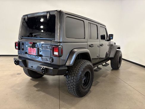 Used 2018 Jeep Wrangler Unlimited Sahara w/ Uconnect 4C Nav & Sound Group AWD/4WD image 6