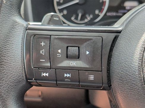 Used 2024 Nissan Rogue SV FWD image 22