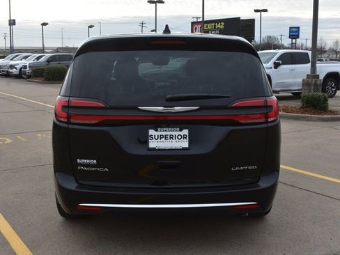 New 2026 Chrysler Pacifica Limited image 6