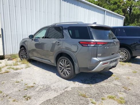 Used 2024 Nissan Pathfinder SL w/ SL Premium Package AWD/4WD image 3