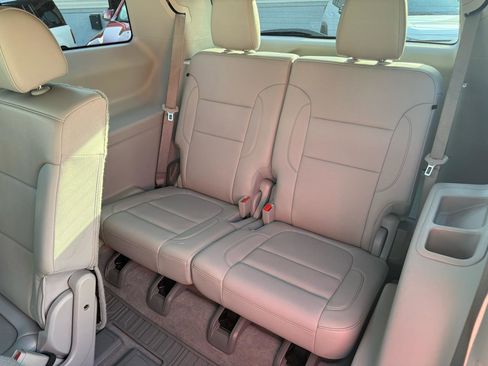 Used 2020 GMC Acadia SLT image 18