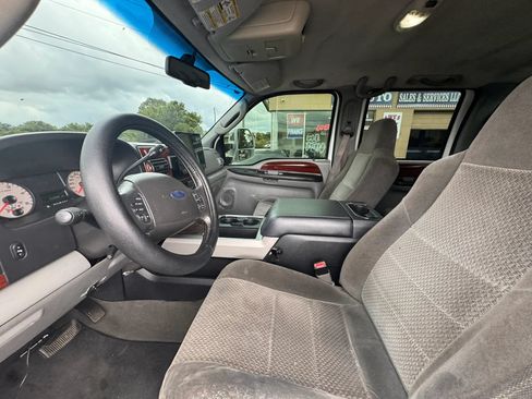 Used 2006 Ford F350 Lariat AWD/4WD image 16