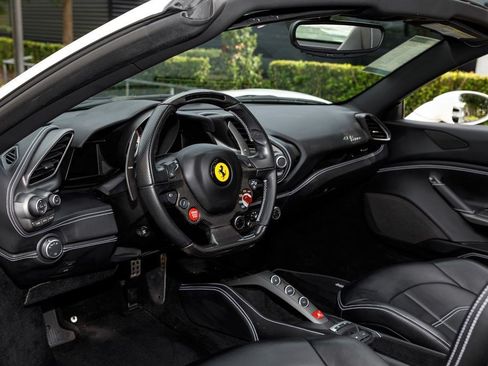 Used 2019 Ferrari 488 Spider RWD image 28