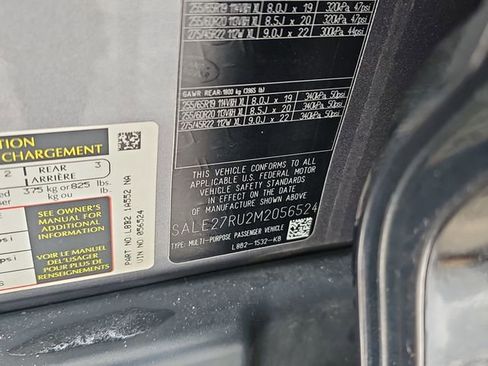 Used 2021 Land Rover Defender 110 X-Dynamic SE image 32