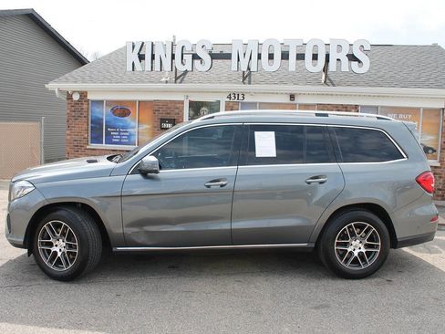 Used 2017 Mercedes-Benz GLS 450 4MATIC image 2