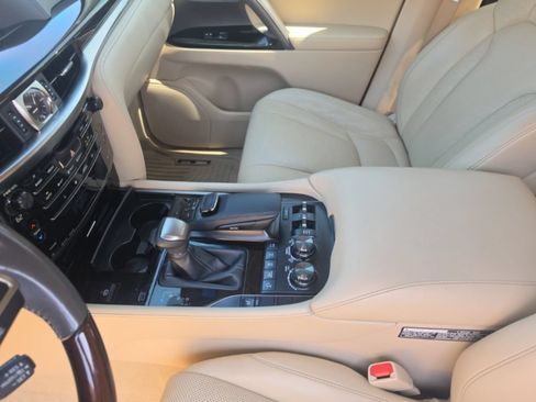Used 2018 Lexus LX 570 4WD image 19