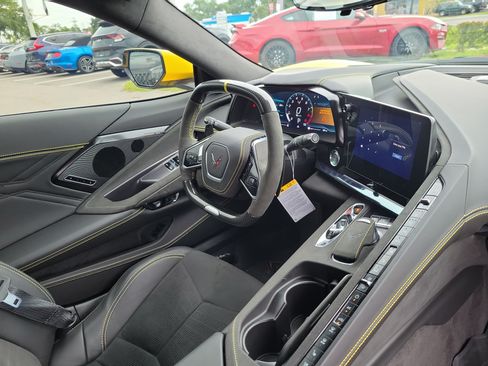 Used 2025 Chevrolet Corvette Z06 w/ Z07 Performance Package RWD image 8
