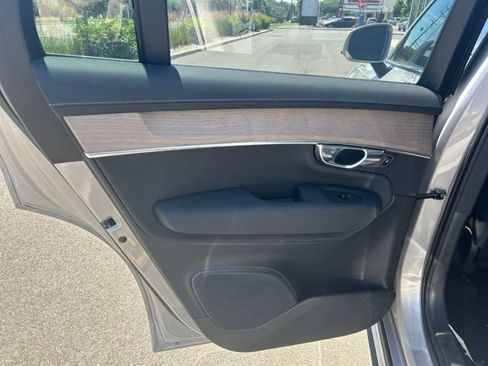 Certified 2025 Volvo XC90 B6 Plus AWD/4WD image 16