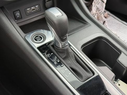 Used 2025 Nissan Sentra SV FWD image 31