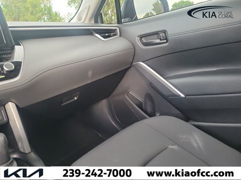 Used 2024 Toyota Corolla Cross LE w/ Moonroof Package AWD/4WD image 17