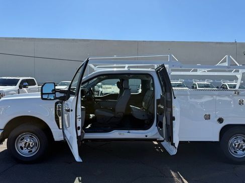 New 2026 Ford F250 XL w/ XL Chrome Package image 23