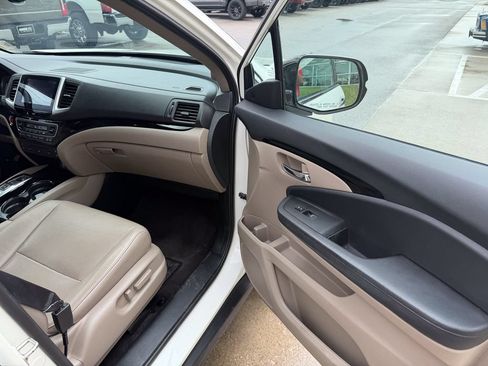 Used 2016 Honda Pilot Elite image 18