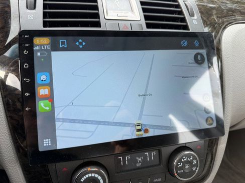 Used 2009 Cadillac DTS w/ Trunk Convenience Package image 24