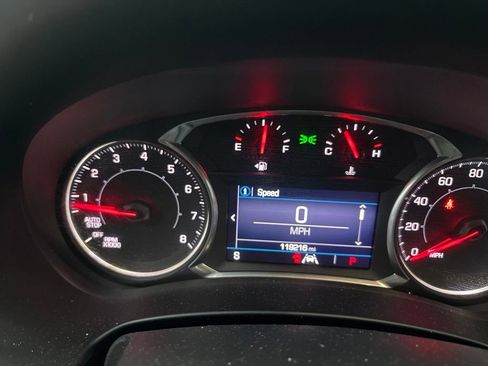 Used 2022 GMC Terrain SLE FWD image 9