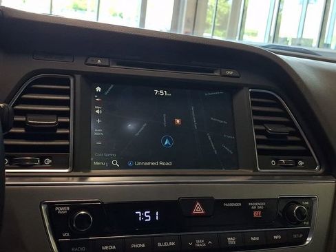 Used 2017 Hyundai Sonata Limited w/ Tech Package 03 FWD image 16