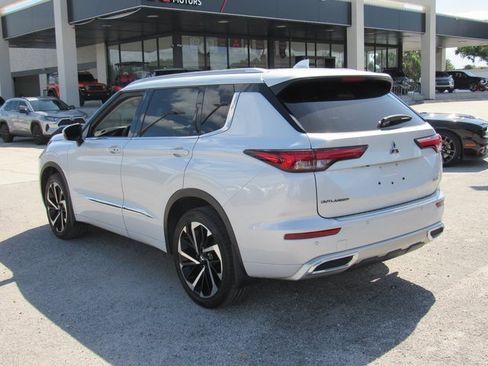 Used 2022 Mitsubishi Outlander SEL image 8