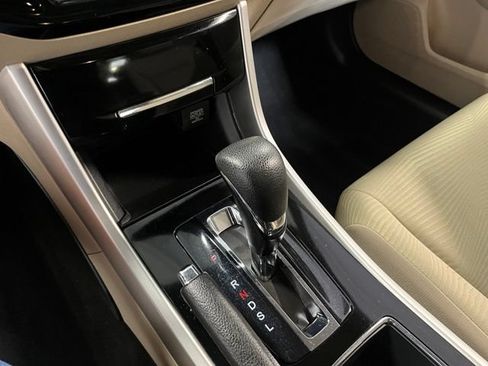 Used 2016 Honda Accord LX image 29