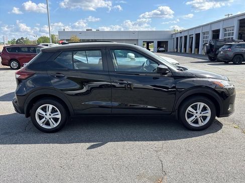 Used 2025 Nissan Kicks Play S image 7