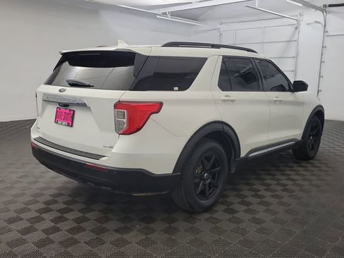 Used 2020 Ford Explorer XLT image 5