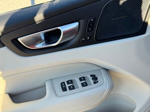 Used 2025 Volvo XC60 B5 Ultra w/ Protection Package Premier image 23