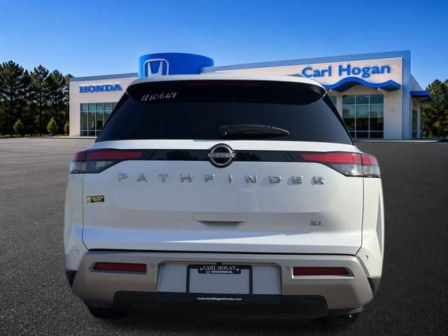 Used 2025 Nissan Pathfinder SL FWD image 15