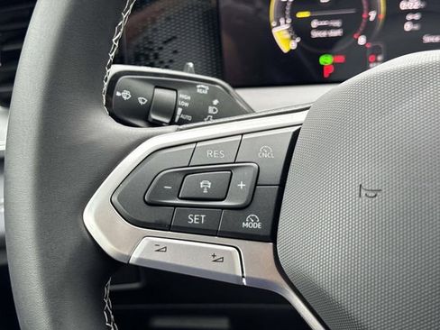 New 2026 Volkswagen Tiguan SE image 16