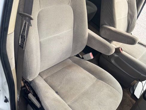 Used 2003 Kia Sedona LX image 15