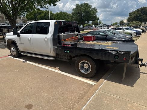 Used 2024 Chevrolet Silverado 3500 LT w/ Convenience Package AWD/4WD image 4