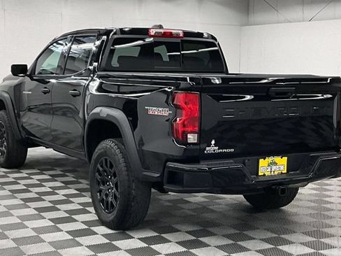 Used 2025 Chevrolet Colorado Trail Boss AWD/4WD image 2