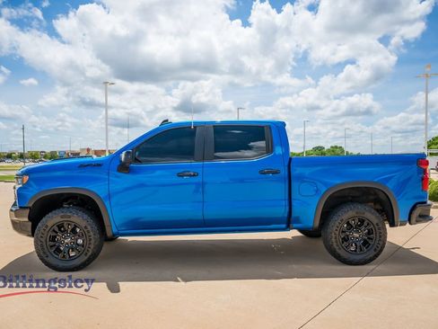 Used 2023 Chevrolet Silverado 1500 ZR2 w/ Technology Package AWD/4WD image 4