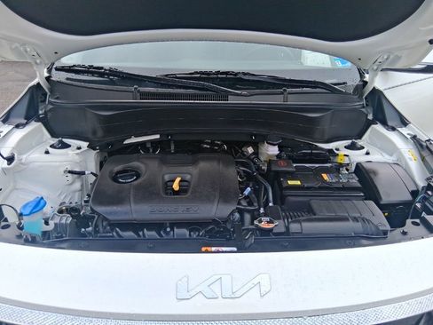 Used 2025 Kia Seltos S image 18