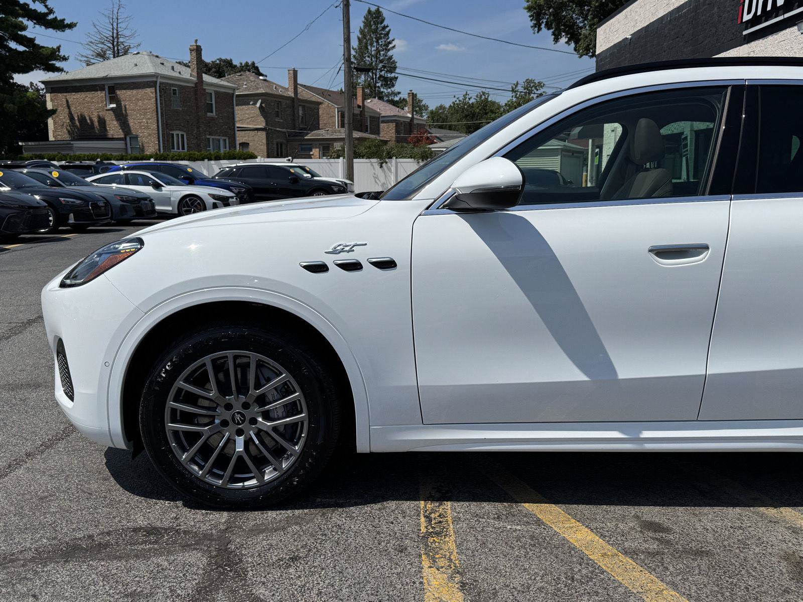Used 2023 Maserati Grecale GT AWD/4WD image 3