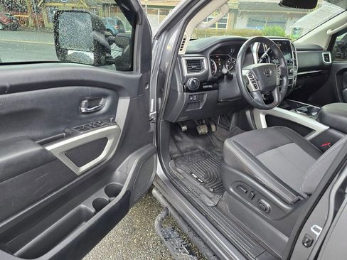 Used 2021 Nissan Titan SV w/ SV Convenience Package AWD/4WD image 20
