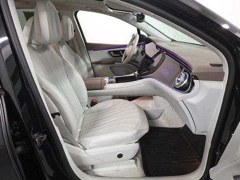 Used 2023 Mercedes-Benz EQS 580 4MATIC SUV image 36