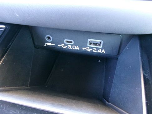 Used 2023 Subaru Outback Premium image 41