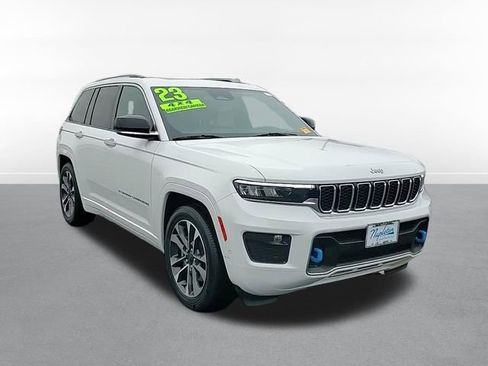 Used 2023 Jeep Grand Cherokee Overland w/ Luxury Tech Group IV image 3