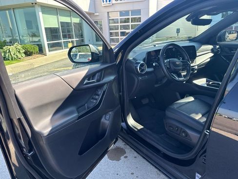 Used 2025 Chevrolet Equinox LT w/ Convenience Package II AWD/4WD image 11