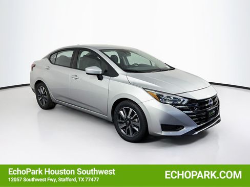 Used 2025 Nissan Versa SV FWD image 1