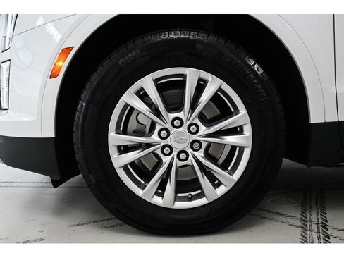 Used 2020 Cadillac XT5 Premium Luxury AWD/4WD image 23