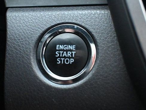 Used 2022 Toyota Camry SE w/ Cold Weather Package image 32