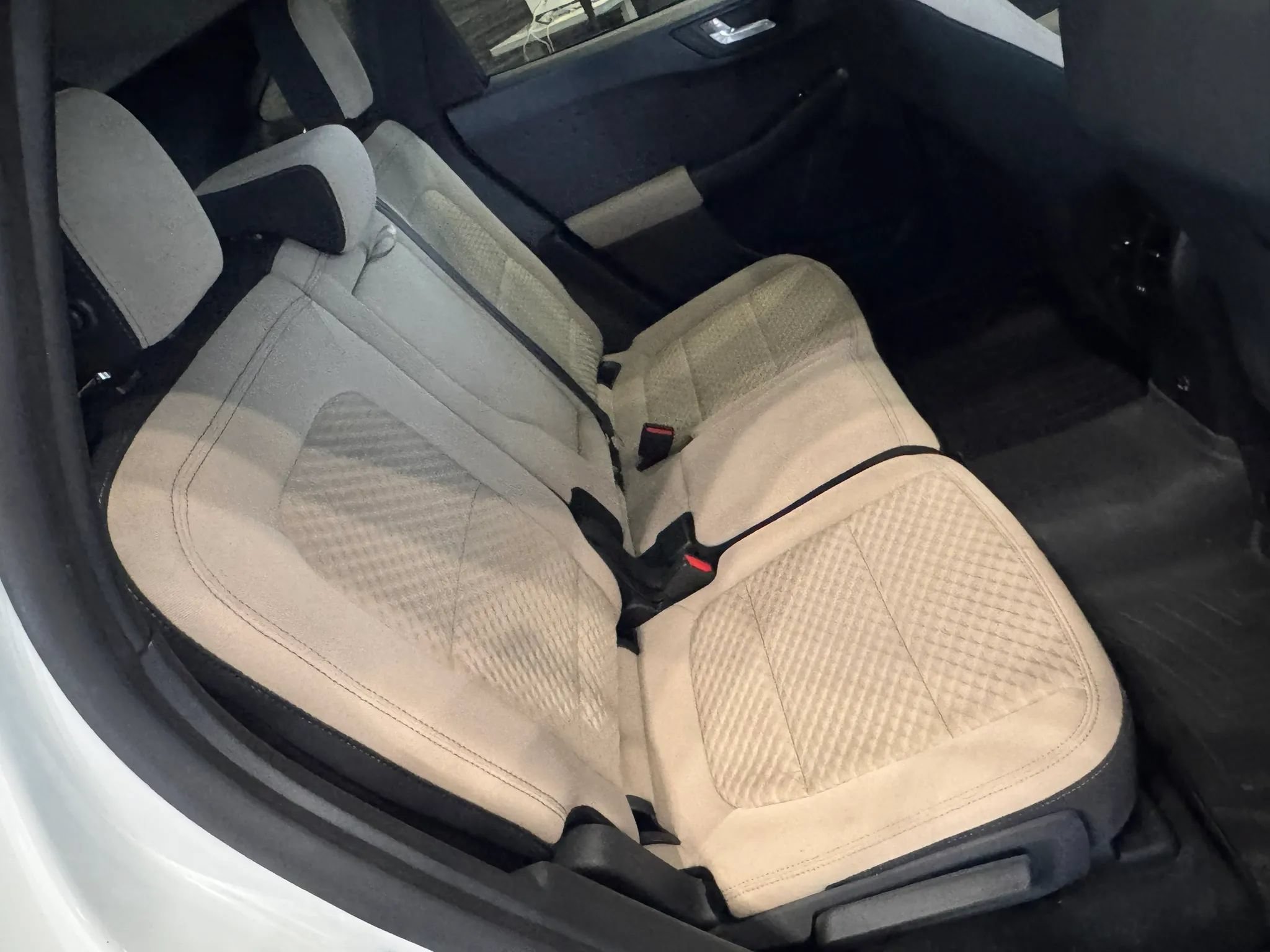 Used 2020 Ford Escape SE FWD image 25