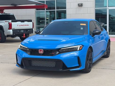 Used 2025 Honda Civic Type R image 4